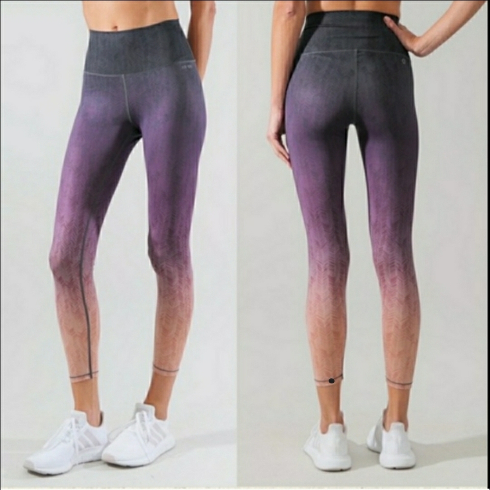 AR-33 Ombre 7/8 Legging, Small